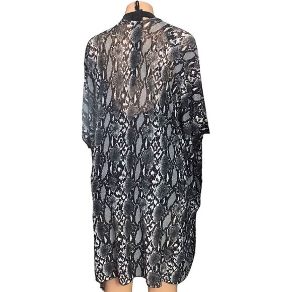Snake Print Black Gray Kimono Top - Picture 2 of 8